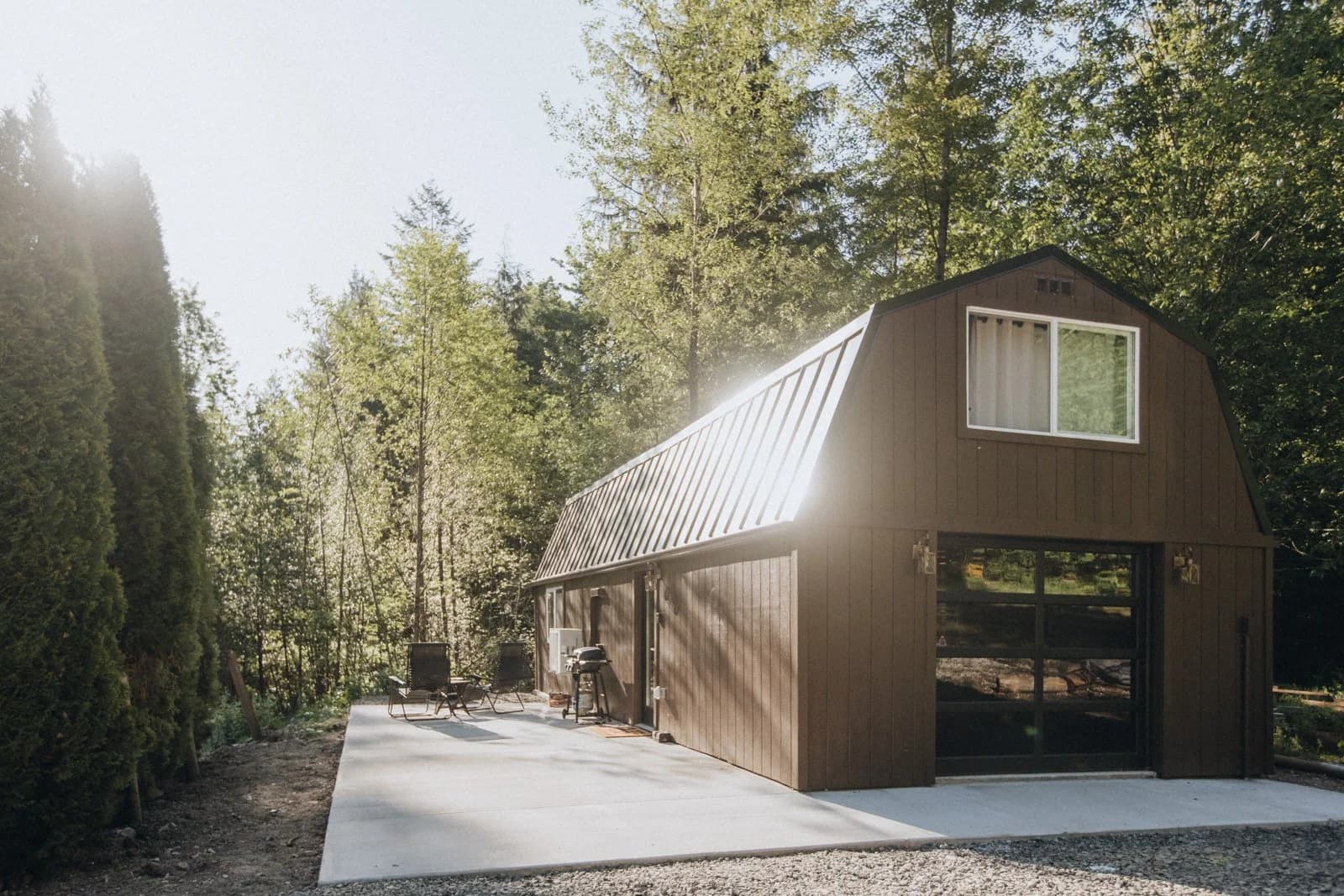 Cottage exterior with gambrel roof