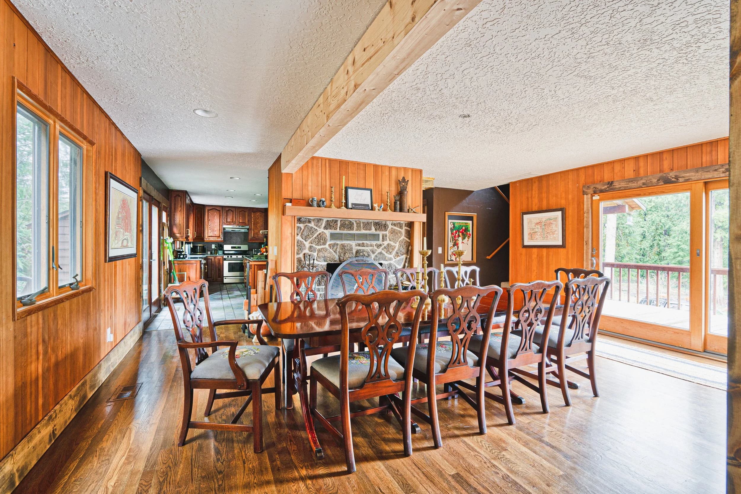 Lodge living room with leather sofas