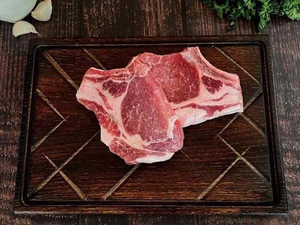 Pork chop, bone-in